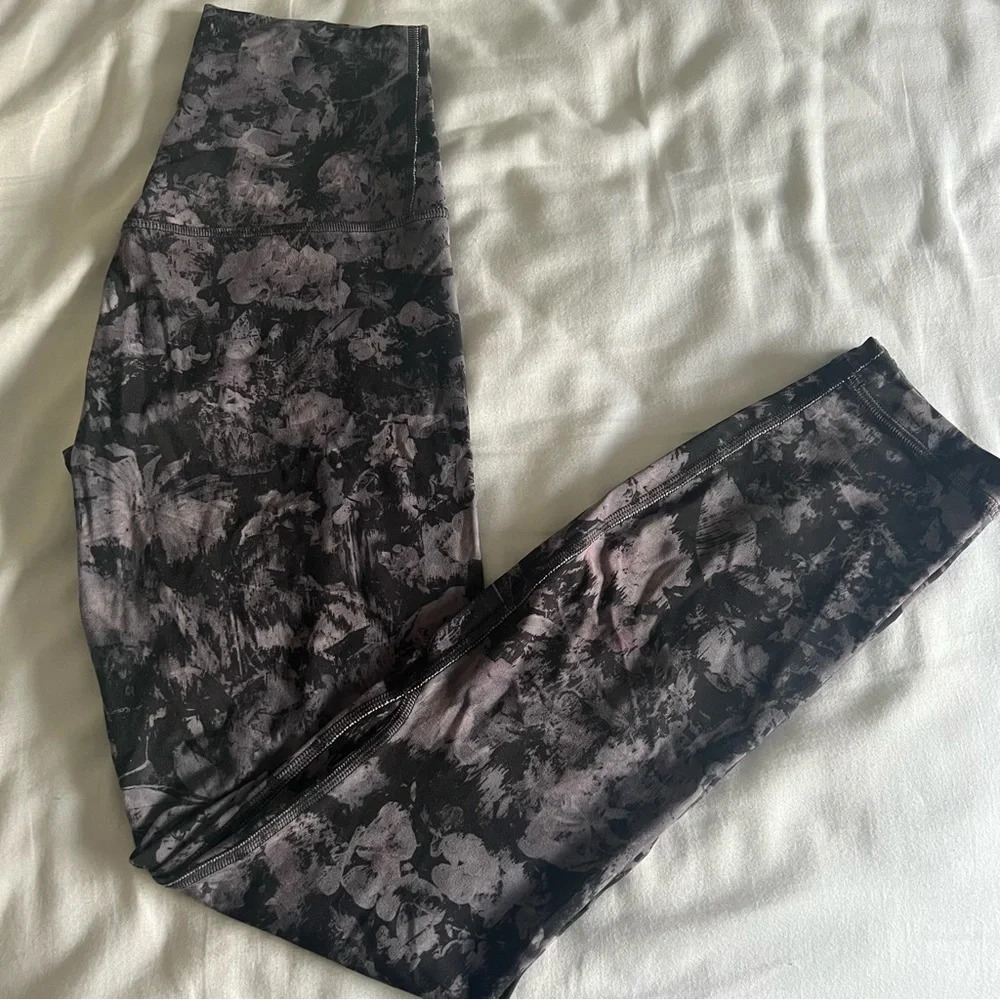 1 🆕 WOT Lululemon Align Pant Floral Illusion 25”